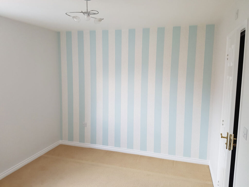 Blue and white bedroom wallpaper, Derby
