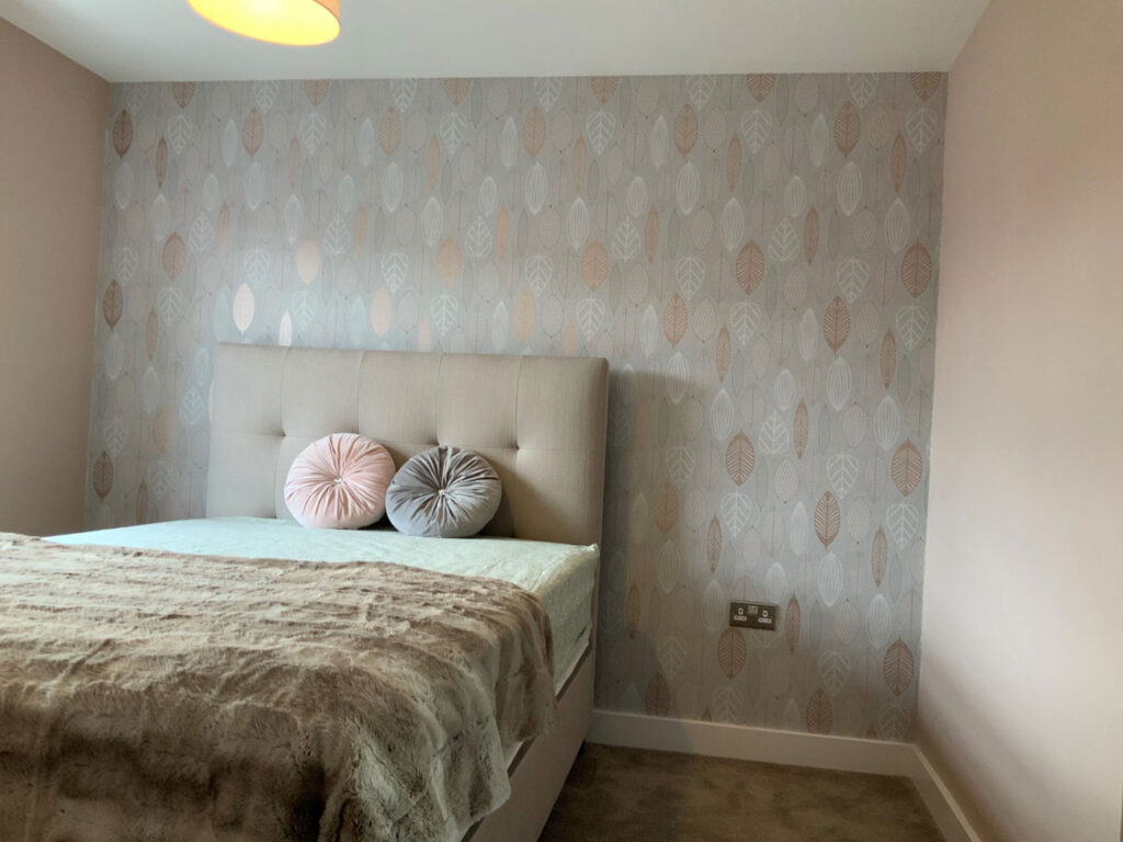 Bedroom cross-lined feature wallpaper, Derby